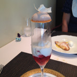 ル・シャモイーヴル - 信州産ルバーブのコンポートとヌガーグラッセ