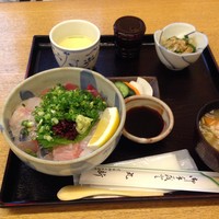 丸新 - 海鮮丼