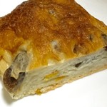 たま木亭 - 栗と黒豆とオレンジピールのパン