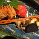 くろぎ - ７－８月凌ぎ　棒寿司　ばちこ　ゆべし　トマトのレモン酢　白瓜