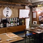 肉蔵でーぶ - テーブル席です