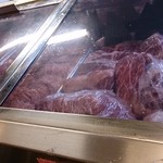 肉蔵でーぶ - おいしそうなお肉が並んでいました