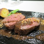 リストランテ サクラ - 八千代牛のイチボ　ヘーゼルナッツとトリュフのソース