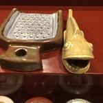 味 - 串置きと串さし