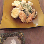 手打ち十割そば 振甫町 縁 - アッサリと脂切れの良い天ぷら