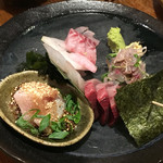 お造り３点盛りのはずが何故か５点盛りに。これで1,280円！