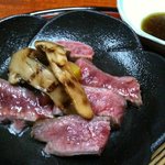 日本料理 丸治 - 松茸懐石の焼物・牛肉と松茸