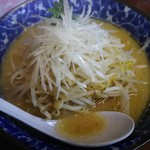 らーめん かずら - 味噌らーめん750円+もやし100円