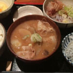 めしの助 - 豚汁定食(イカ納豆)