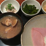 めしの助 - おまかせ朝定食(自家製ツナマヨ・桜鯛の白子と卵の煮付け・めかぶ酢・明太子)