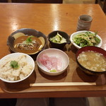 Otatsu - 鯛めし定食