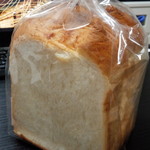 ベーカリークール - 山型食パン(1斤270円)