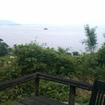 草々 - 屋外の席からは油谷湾を望めます。