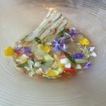 カーサ・デル・チーボ - 生野菜のマチェドニアに浮かべた 八戸産 活けアナゴのテリーナ