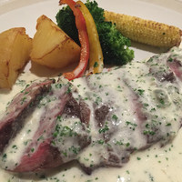 The Arts Fusion - 熟成肉イチボ肉のグリエ ソースフルムダンベール 2400円