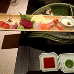 花明りの宿 月の池 - お造り　初物のサクランボでの歓迎がうれしい☆