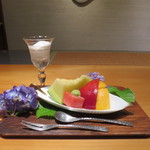 日本料理 幸庵 - ココナッツのムース、熊本県産のマスクメロンとひとりじめという西瓜、宮崎県産マンゴー