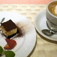 トラットリアイルポンテ - 食後のデザート＝パンナコッタ＆ティラミス