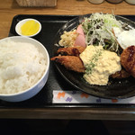 ごはんカフェ きなこ - 2016.6.11 有頭海老フライ3匹定食900円に＋100円でハンバーグ、＋100円で手づくりコロッケ、＋100円で味噌汁を豚汁に。
      もちろんご飯は大盛り！パォーン！(笑)