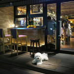 テラスのバー・カウンター