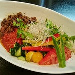 四川担担麺 阿吽 - 夏野菜とトマトソースの冷やし担々麺　1000円