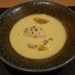 Resutorantsujikawa - アミューズ　冷製トウモロコシのスープ、コンソメのゼリー、フォアグラのムース