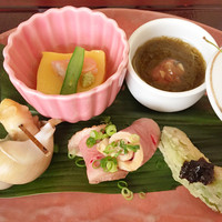 耽美 下村 - 先付八寸／もろこし豆腐、アボカドの天ぷら、レバーを包んだ鴨、つぶ貝