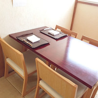 耽美 下村 - 全席個室で畳のお部屋。クーラーなども完備されているので快適です。