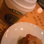 スターバックス・コーヒー - クレームブリュレスコーンとティラテ♪