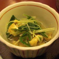 やげんぼり 赤坂店 - お揚げさんと水菜を炊いたもの。