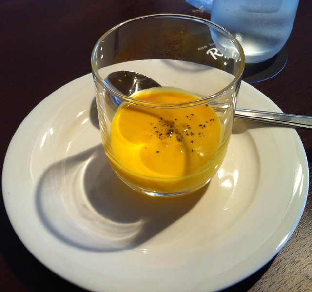 スタンデイングバーですが椅子はあります By ヒロッチ48 閉店 Re Ve レーブ 三田 バー 食べログ