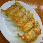 石狩亭 - 餃子❤ヾ(*≧∀≦)ﾉﾞ
      離れて分かる 故郷の味の
      偉大さ。
      この味が気軽に楽しめない
      なんて 寂しい……