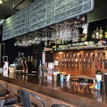 トゥー・ドッグス・タップルーム - 店内