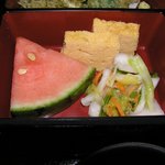 味処 ぐんじ - 最近は小玉のスイカです。小玉はみずみずしく甘くておいしいですね。今回のランチは最高。