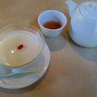 礼華 - 新宿御苑前"礼華"ランチC「甜品杏仁豆腐」と烏龍茶