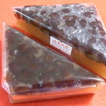 花菓蔵 - 水無月　抹茶・黒糖　各￥１３０
