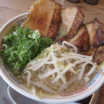 博多だるま - 【炙りトロ肉チャーシュー麺　１０３０円】