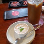 sanji - ドリンク(アイスコーヒー)とプチデザート(ごまババロア)