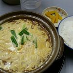 まゆみの店 - カレー鍋焼きラーメン９００円(カレー鍋焼きラーメンにはデフォでご飯小が付いてきます)