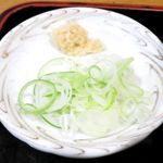 そば処 大和 - 薬味のネギと生姜