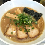 名古屋八麺山 - ラーメン (豚骨ラーメン) 680円