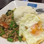 Pier 21 Terminal Food Court - 