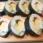 菊寿司 - 巻物は相変わらず美しい