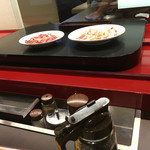 焼肉・冷麺ヤマト - お肉を運ぶレーン