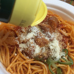 セブンイレブン - 粉チーズを投入