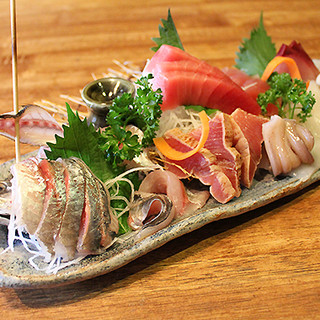 First, try the "assorted sashimi" where you can enjoy seasonal fish.