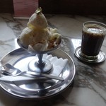 サンバレーホテル - クルフィ、マドラスコーヒー