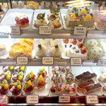 パティスリーエヌ．アツヒロ - 店内 '16 1月上旬