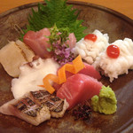 Wasai Motoshima - お造り盛り合わせ  中トロ、イサキ炙り、タコ、ハモ湯引き、など味わえてオススメ 1200円から