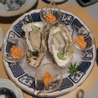 割烹 八彩 新大阪店 - ＜2016/06＞お刺身盛り合わせ、②　岩ガキ、生ウニ